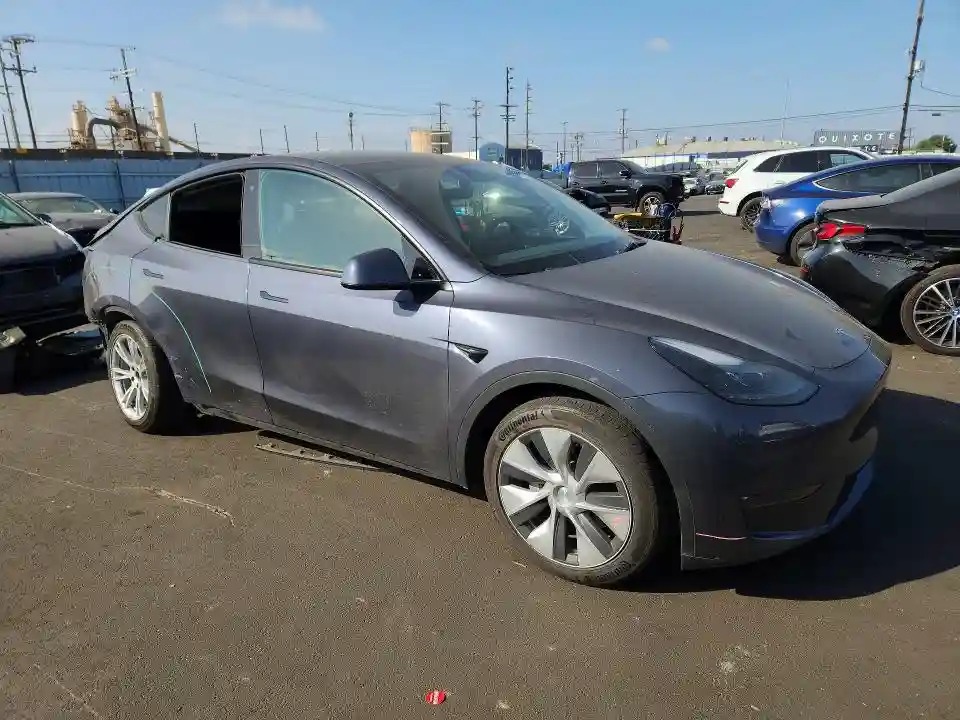 7SAYGDEE2PF743302 2023 TESLA MODEL Y-3