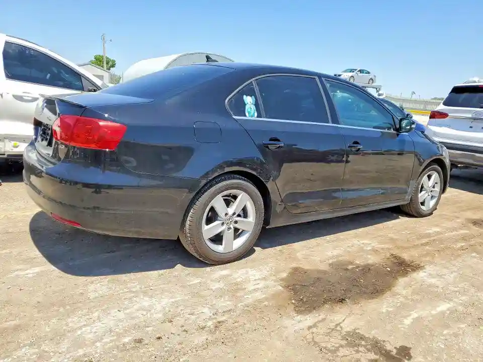 3VWLL7AJXEM404574 2014 VOLKSWAGEN JETTA-2