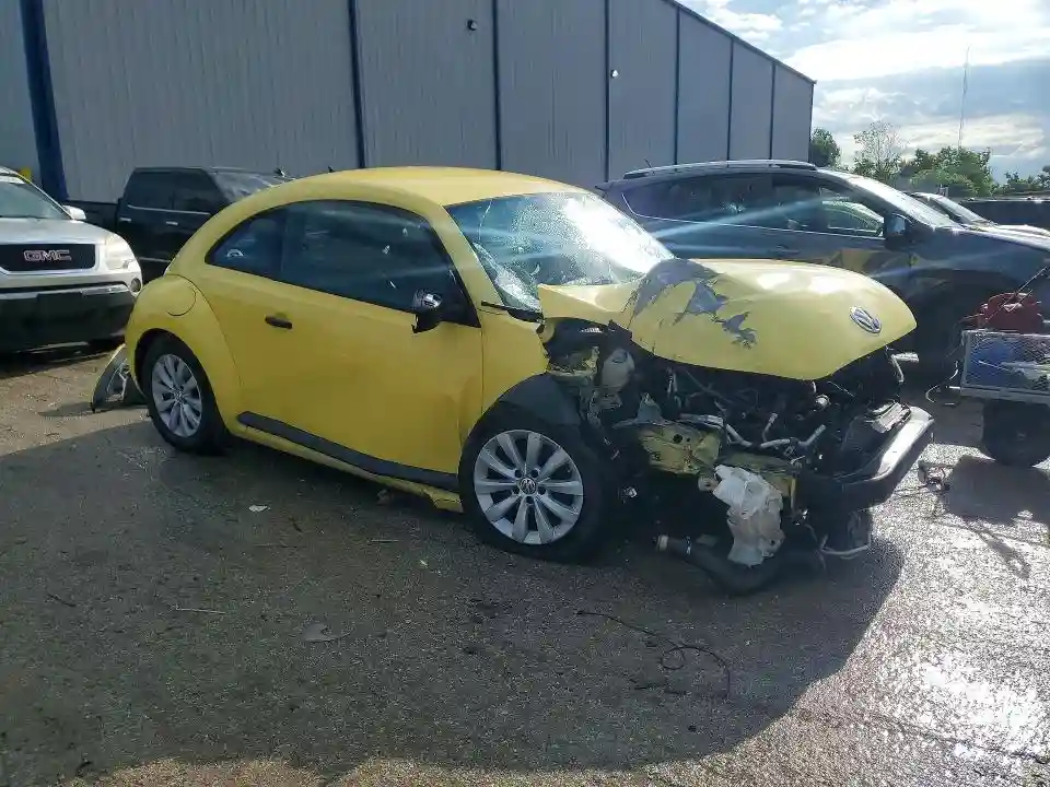 3VWF17AT9FM641210 2015 VOLKSWAGEN BEETLE-3