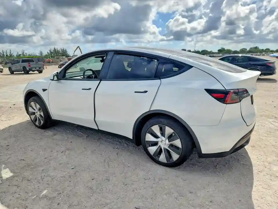 7SAYGAEE2PF752869 2023 TESLA MODEL Y-1