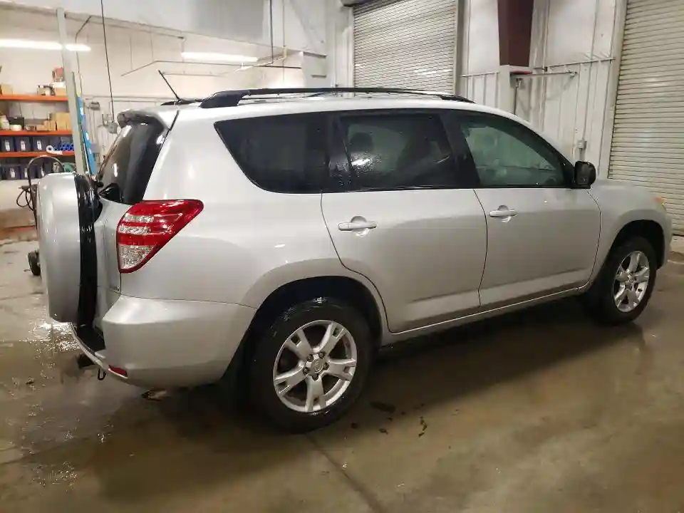 2T3BF4DV2BW094143 2011 TOYOTA RAV4-2