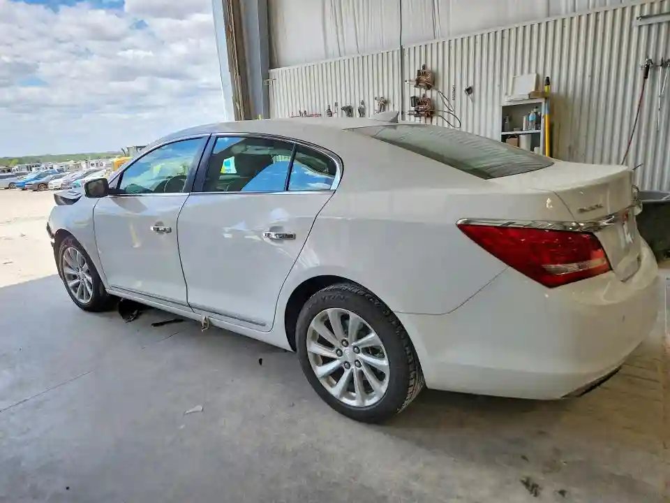 1G4GB5G33GF158311 2016 BUICK LACROSSE-1