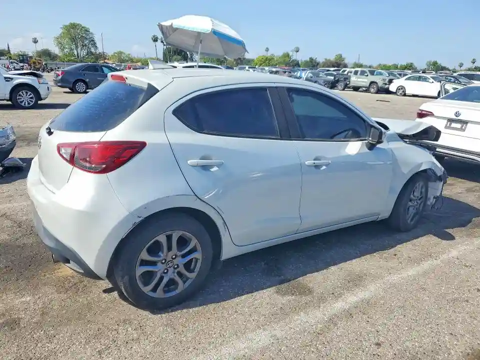 3MYDLBJV0LY701924 2020 TOYOTA YARIS-2