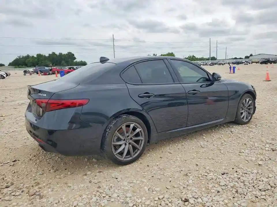 ZARFANAN2N7660186 2022 ALFA ROMEO GIULIA-2