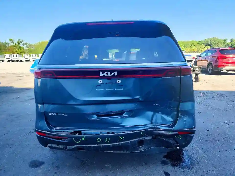 KNDNE5H38P6285993 2023 KIA CARNIVAL S-5