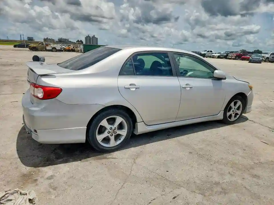 5YFBU4EE6DP144110 2013 TOYOTA COROLLA-2