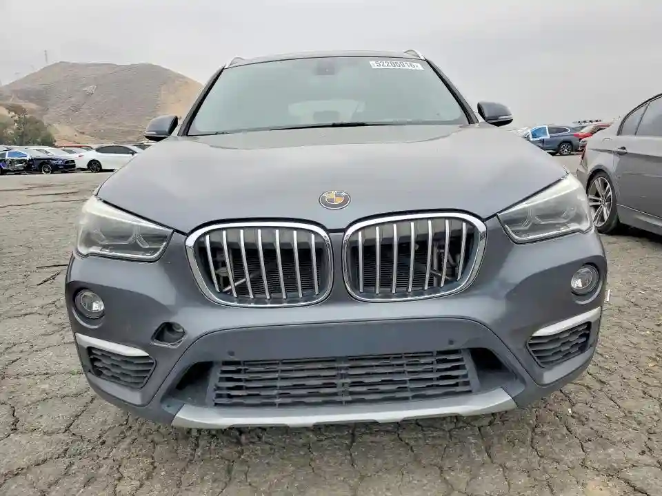 WBXHT3C36H5F84264 2017 BMW X1-4