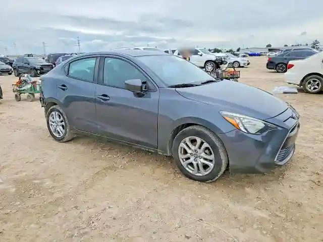 3MYDLBYV3HY186236 2017 TOYOTA YARIS-3