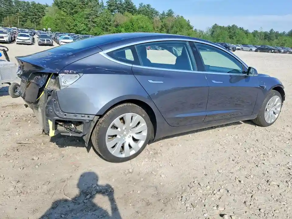 5YJ3E1EA2JF059592 2018 TESLA MODEL 3-2