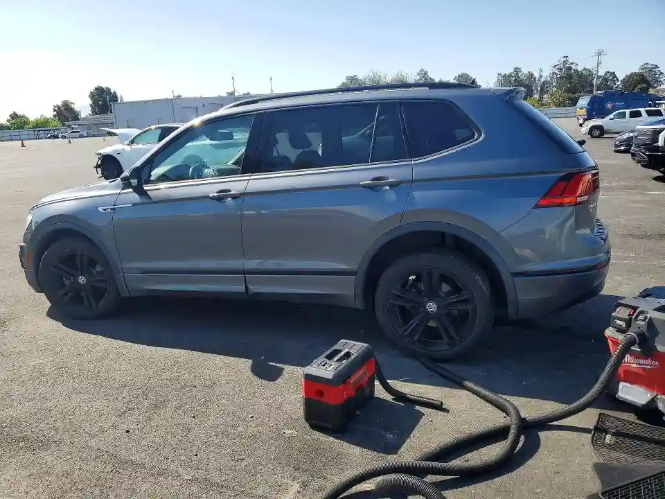 3VV2B7AX0KM164728 2019 VOLKSWAGEN TIGUAN-1