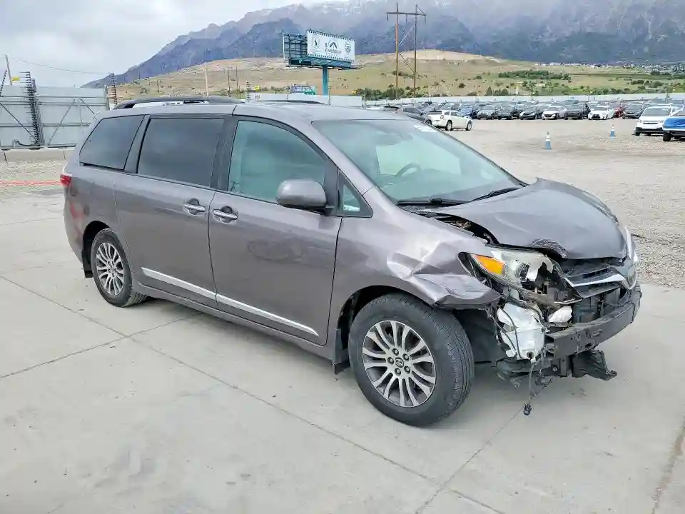 5TDYZ3DC4KS005720 2019 TOYOTA SIENNA-3