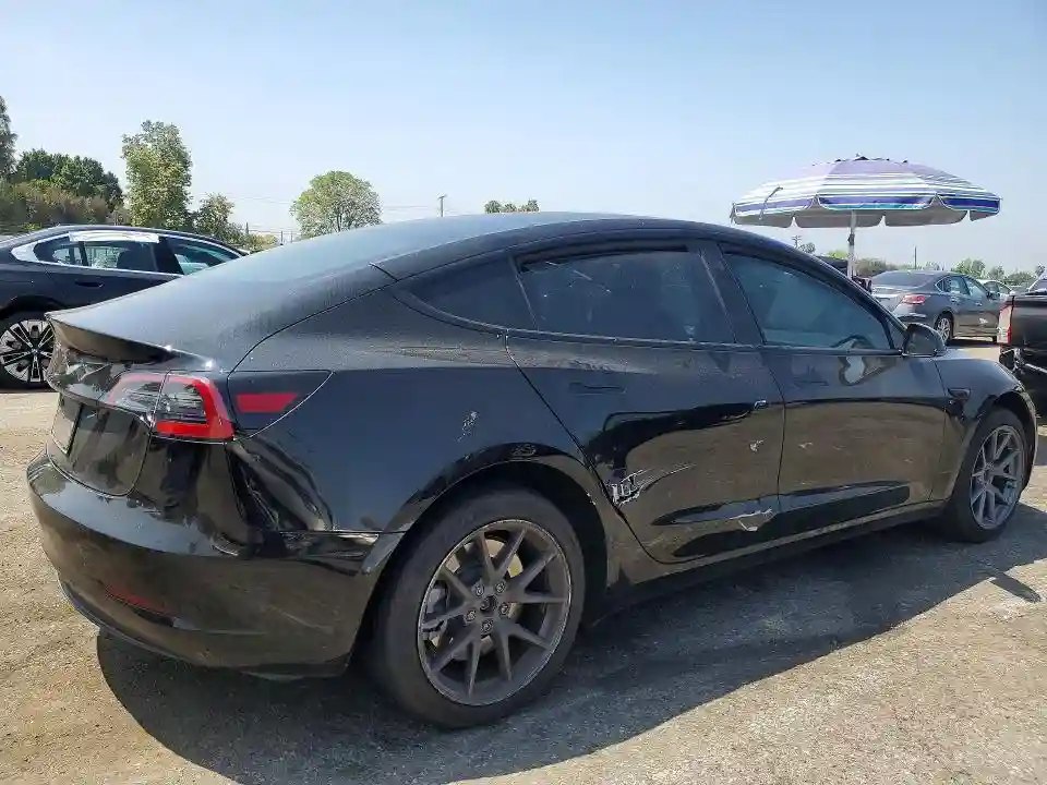 5YJ3E1EA1PF679519 2023 TESLA MODEL 3-2