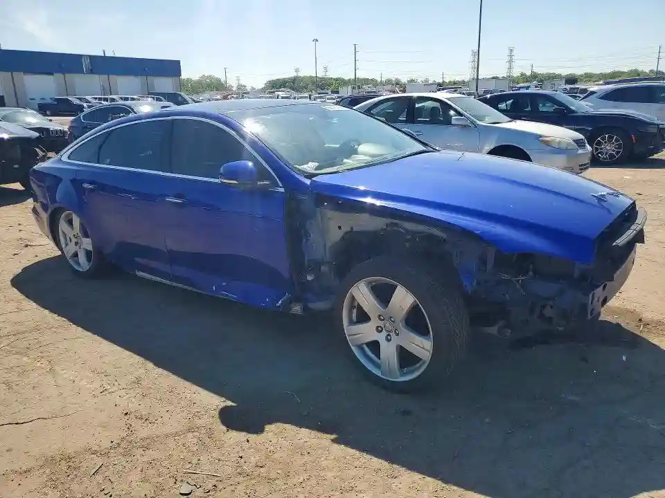 SAJWJ2GD1H8W06076 2017 JAGUAR XJ-3