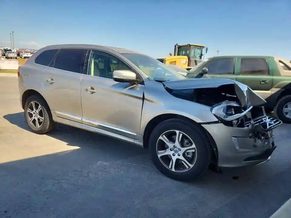 YV4902RK3F2670238 2015 VOLVO XC60-3