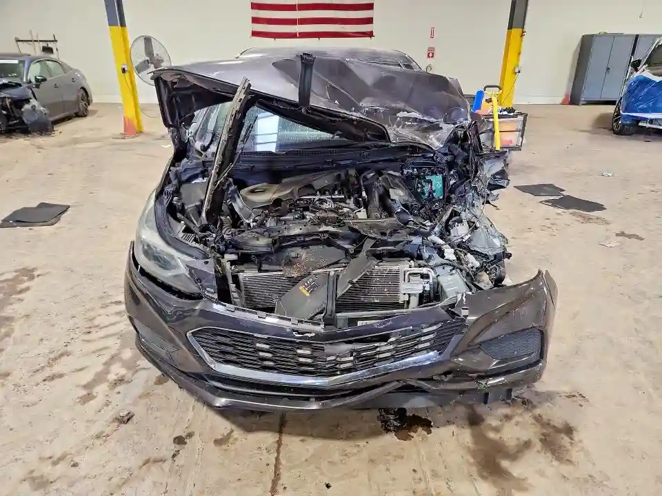 1G1BE5SM1H7177644 2017 CHEVROLET CRUZE-4