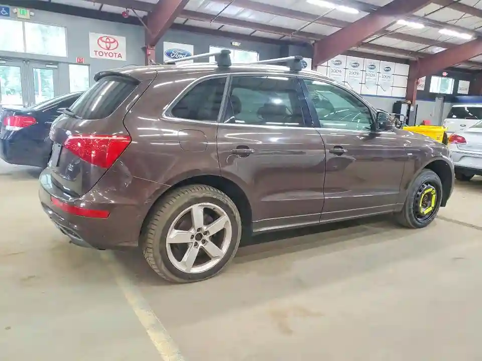 WA1DKAFP2BA047348 2011 AUDI Q5-2