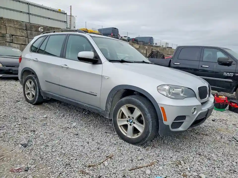 5UXZV4C51CL755232 2012 BMW X5-3