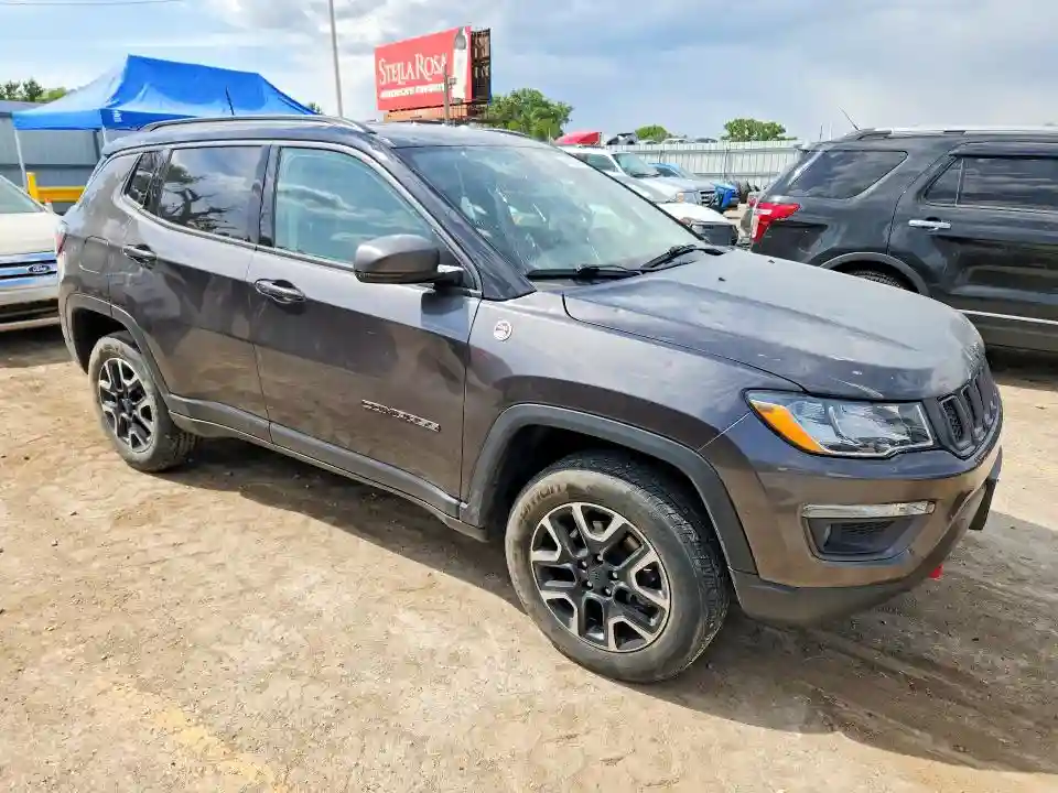 3C4NJDDB4KT790382 2019 JEEP COMPASS-3
