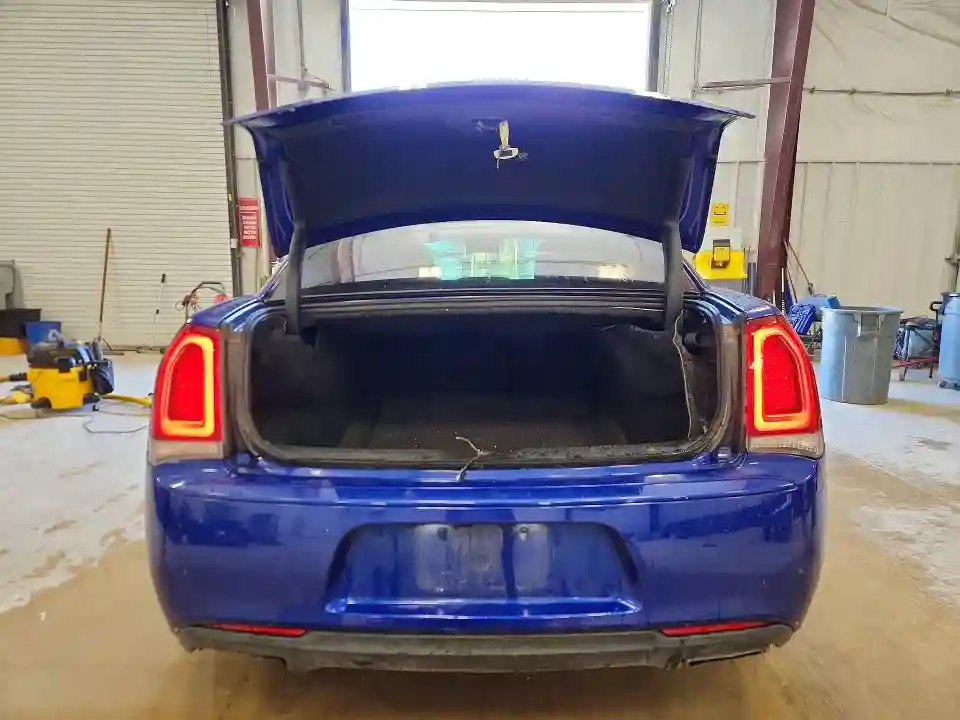 2C3CCAAG0KH565079 2019 CHRYSLER 300-5