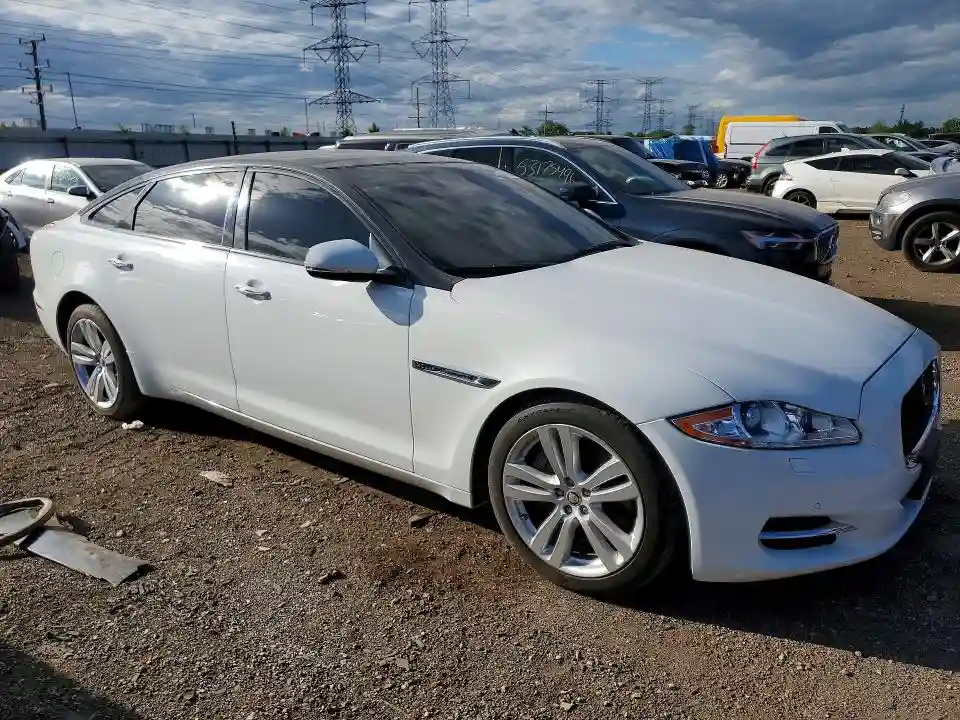 SAJWA2GB5CLV36957 2012 JAGUAR XJ-3
