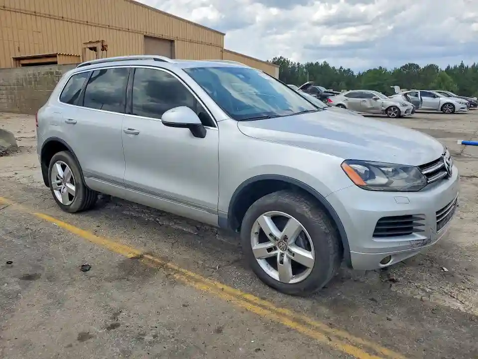 WVGEP9BP4DD012632 2013 VOLKSWAGEN TOUAREG-3