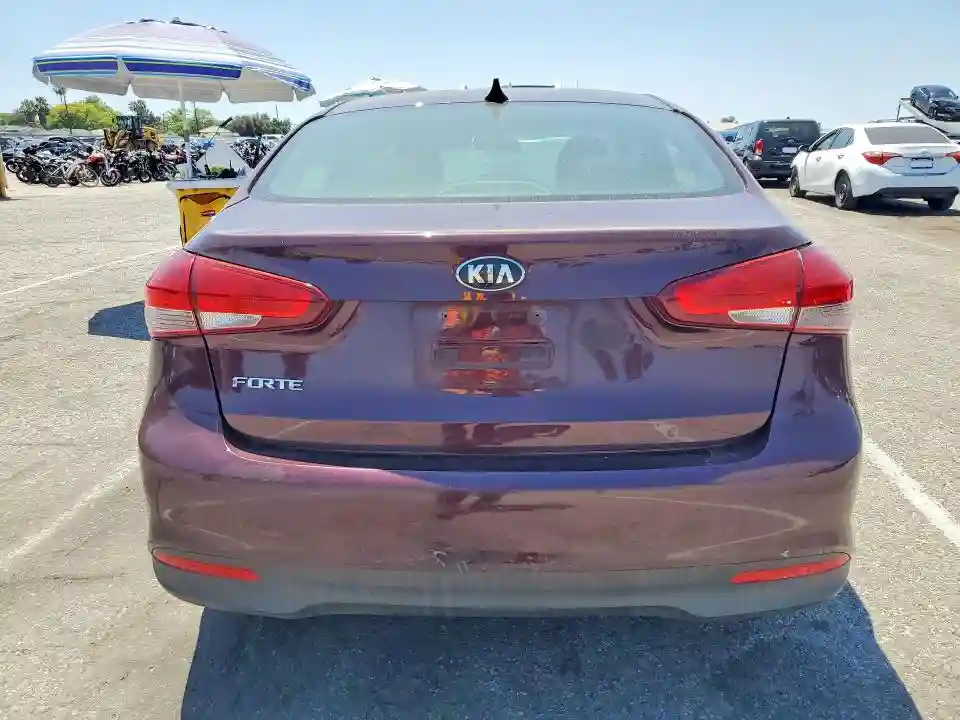 3KPFK4A7XJE222707 2018 KIA FORTE-5