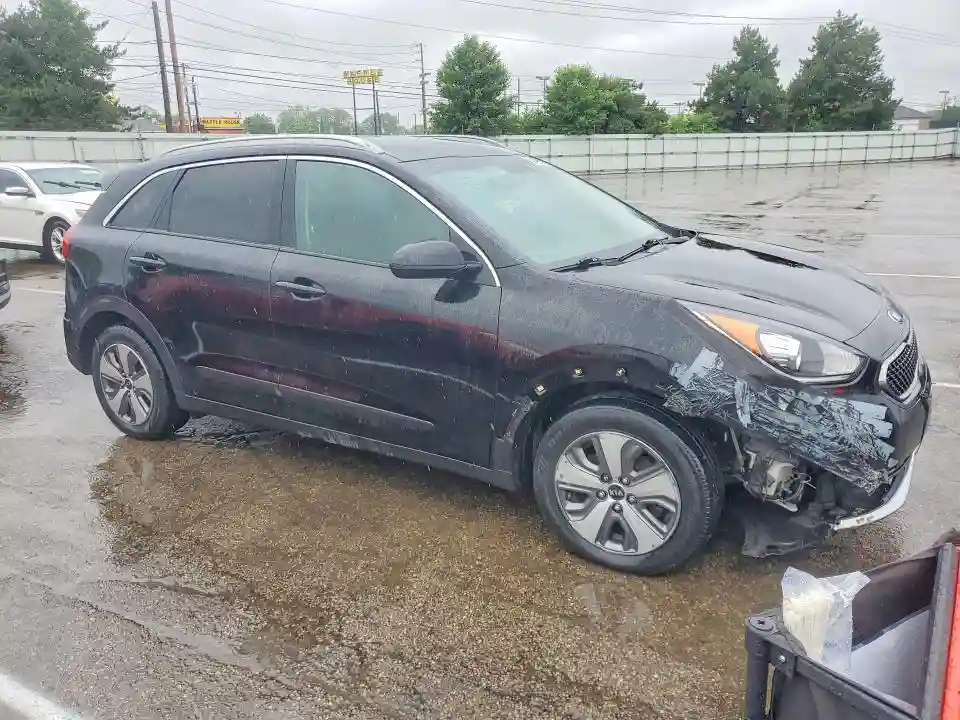 KNDCB3LC3K5242074 2019 KIA NIRO-3