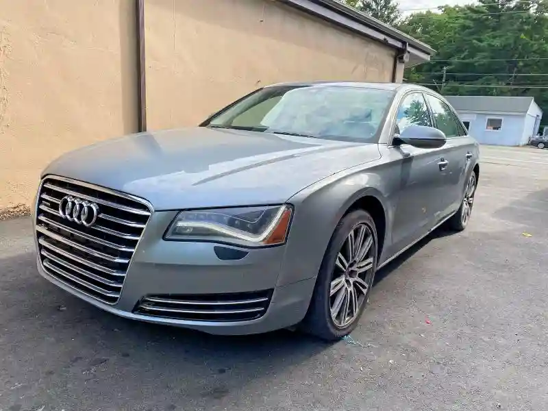 WAURVAFD7BN018734 2011 AUDI A8-1