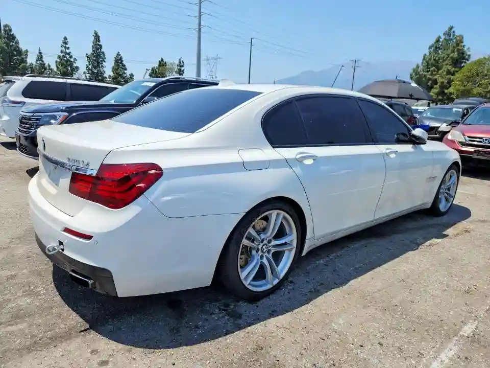 WBAYF4C56DD127525 2013 BMW 7 SERIES-2