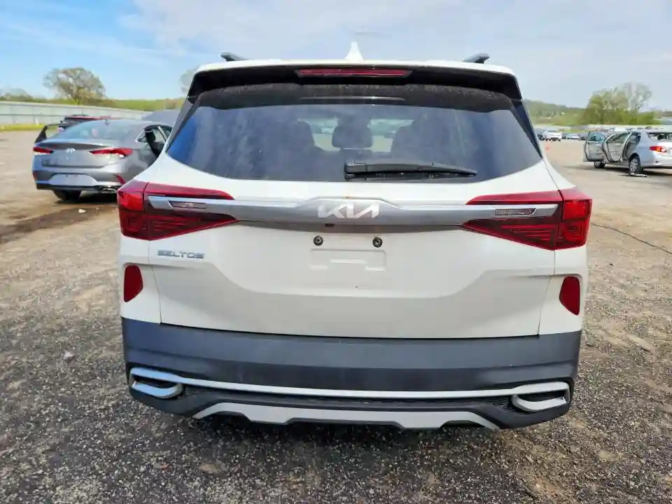 KNDETCA26P7359370 2023 KIA SELTOS-5