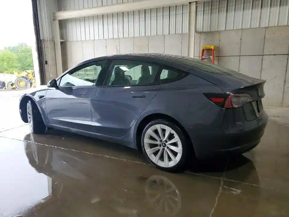 5YJ3E1EA8NF288218 2022 TESLA MODEL 3-1