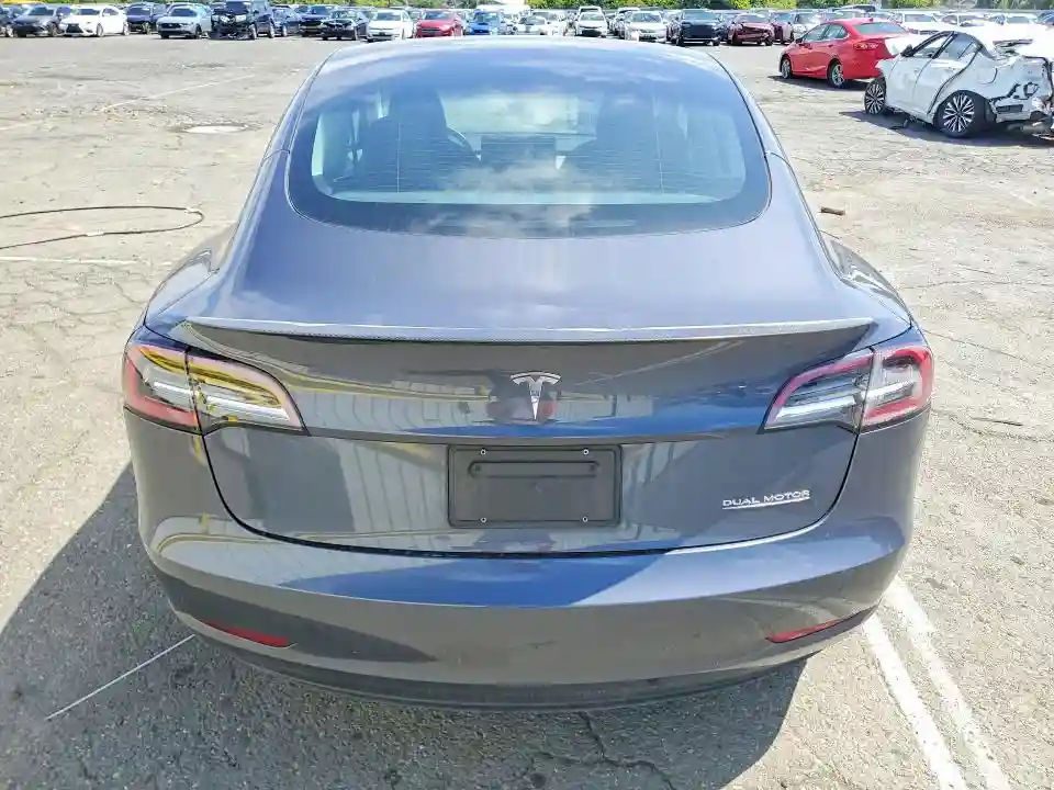 5YJ3E1EC7PF383860 2023 TESLA MODEL 3-5