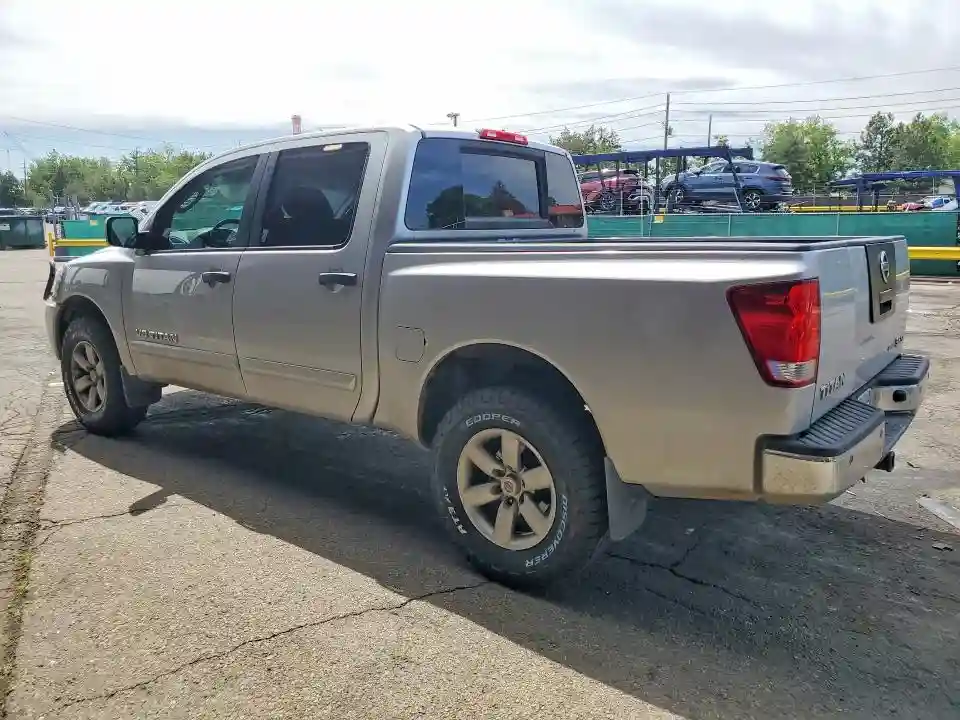 1N6BA0EC5AN324586 2010 NISSAN TITAN-1