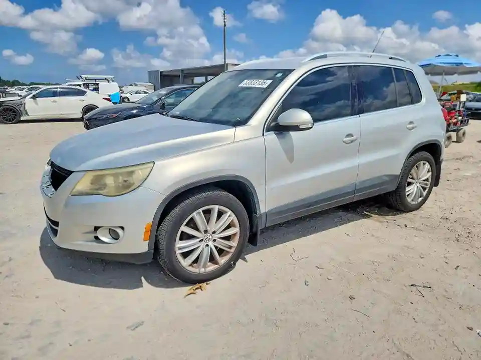 WVGAV7AX0AW520963 2010 VOLKSWAGEN TIGUAN-0