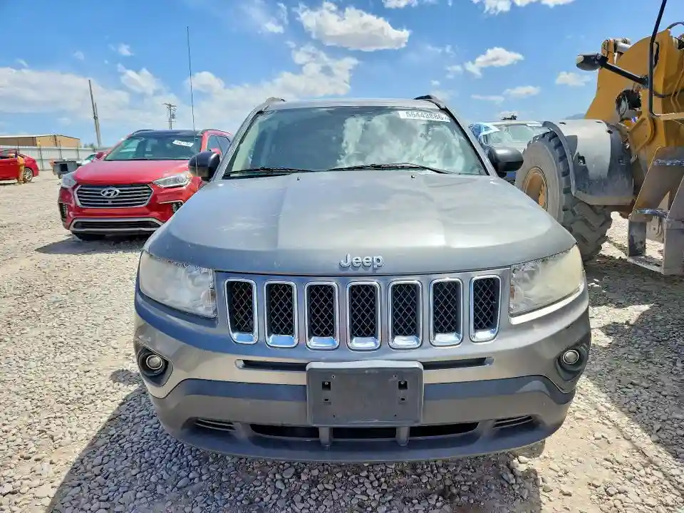 1C4NJDBB4CD658734 2012 JEEP COMPASS-4
