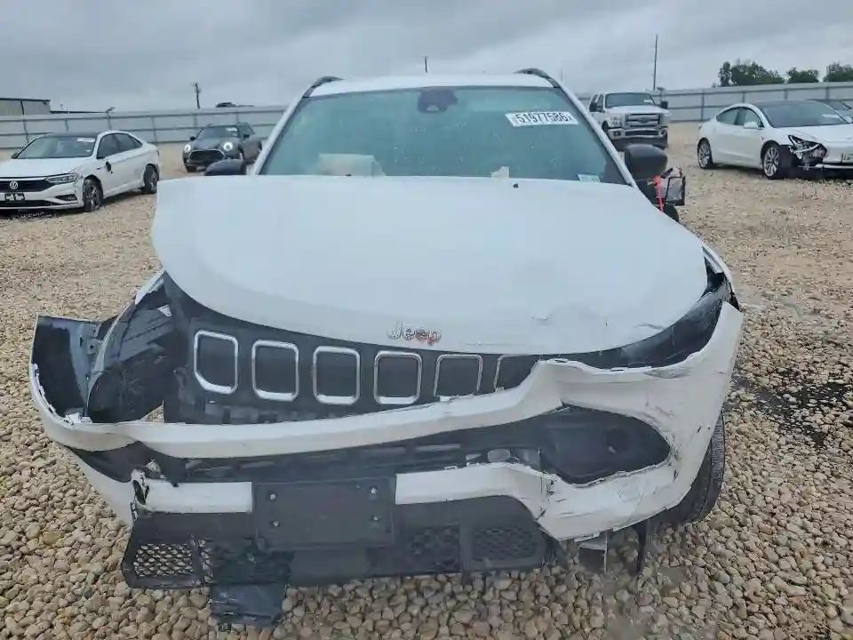 3C4NJDBB8NT217072 2022 JEEP COMPASS-4