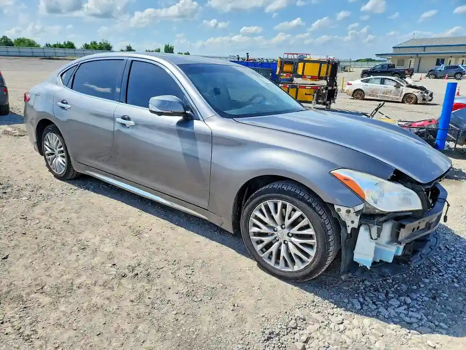 JN1BY1PP9FM600806 2015 INFINITI Q70-3