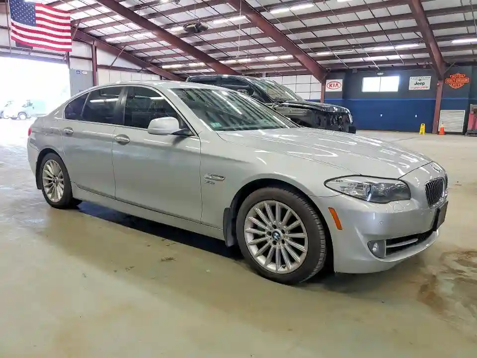 WBAFU7C55BC876270 2011 BMW 5 SERIES-3