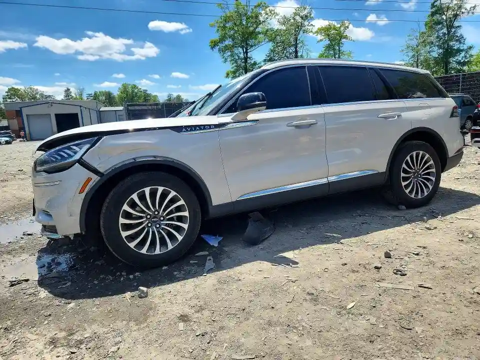 5LM5J7XC4RGL01587 2024 LINCOLN AVIATOR-0