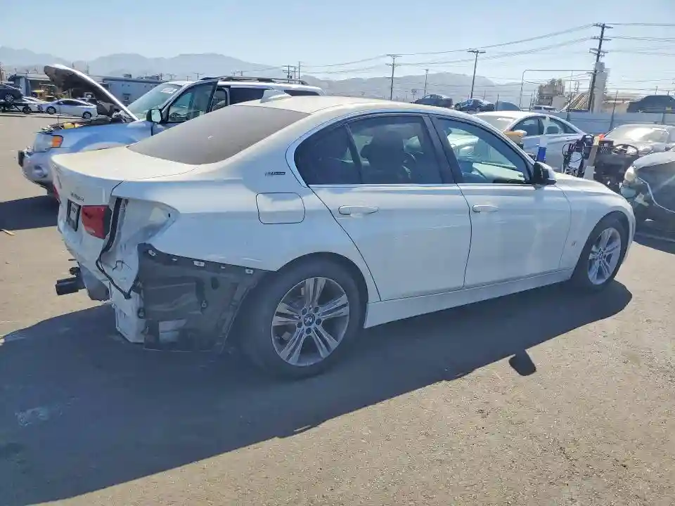 WBA8E1C5XJA758986 2018 BMW 3 SERIES-2