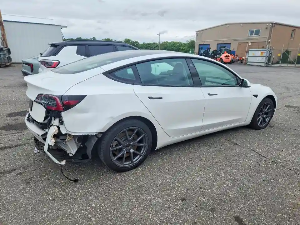 5YJ3E1EA5NF369127 2022 TESLA MODEL 3-2