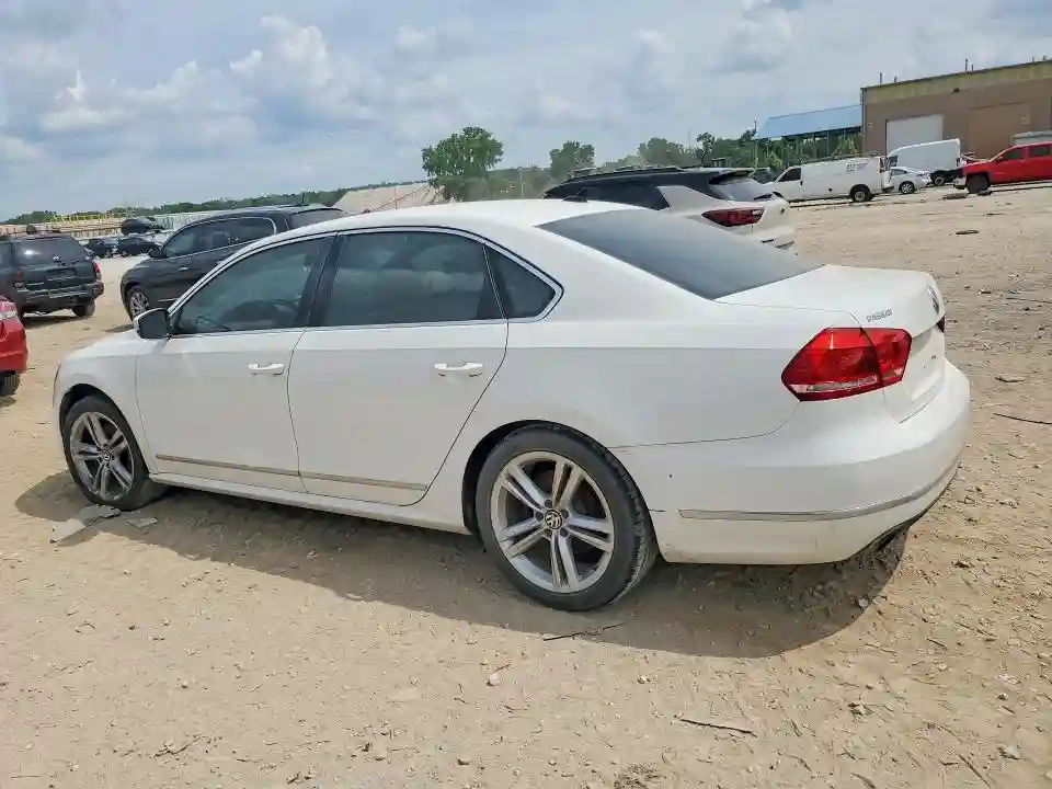 1VWBS7A3XFC032981 2015 VOLKSWAGEN PASSAT-1
