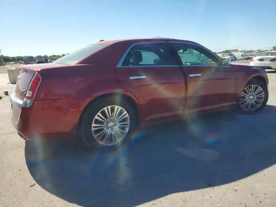 2C3CK6CT4BH530233 2011 CHRYSLER 300-2