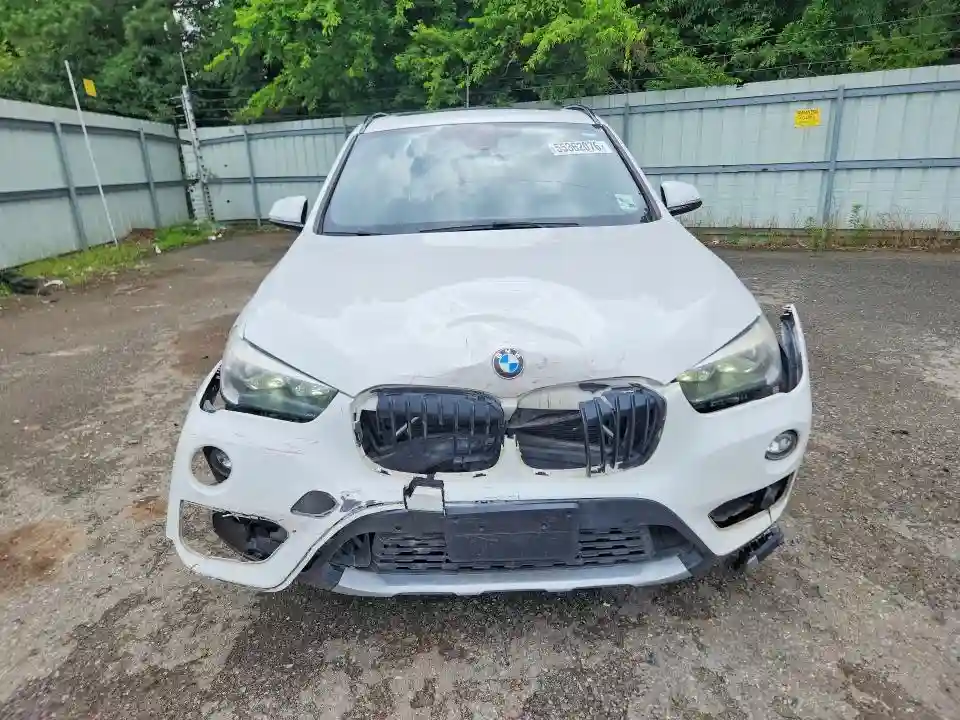 WBXHU7C31H5H37833 2017 BMW X1-4