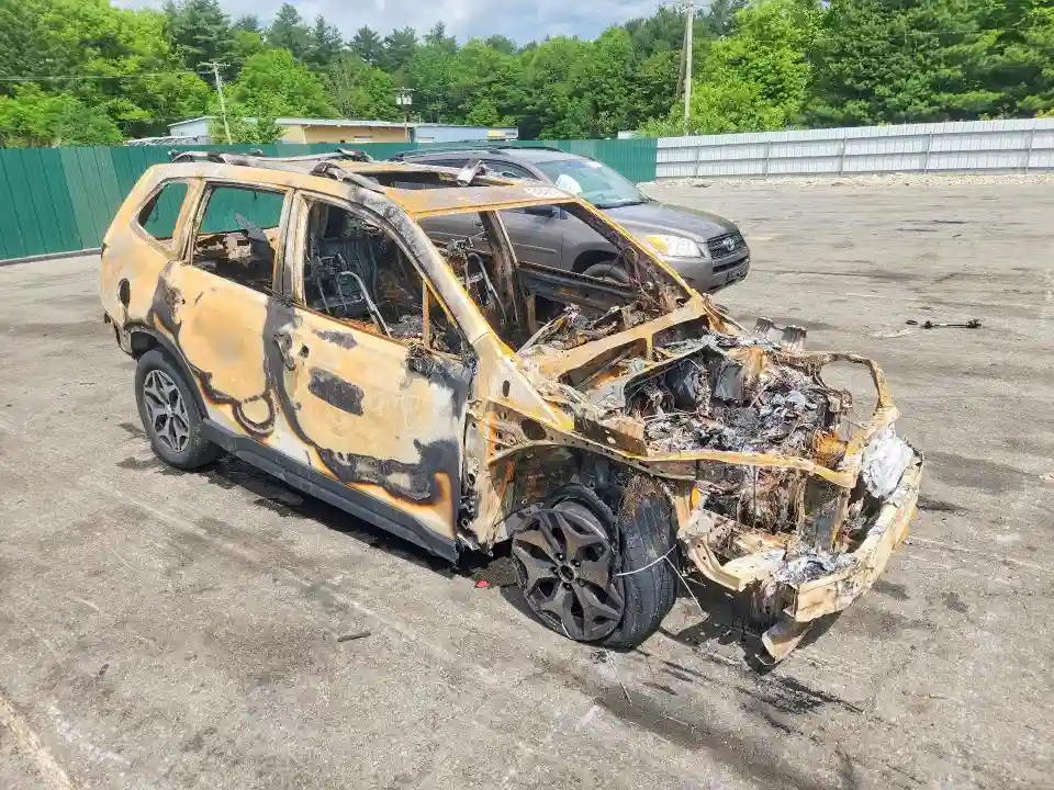 JF2SKAGCXKH547372 2019 SUBARU FORESTER-3