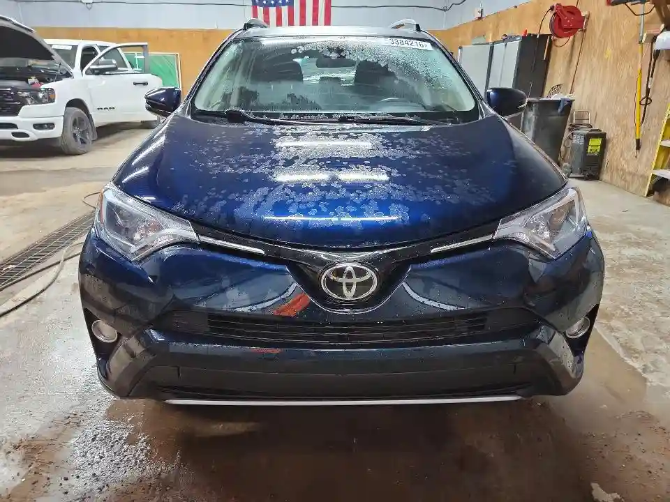 JTMRFREV6JD243191 2018 TOYOTA RAV4-4