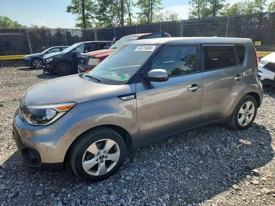 KNDJN2A28J7563923 2018 KIA SOUL-0
