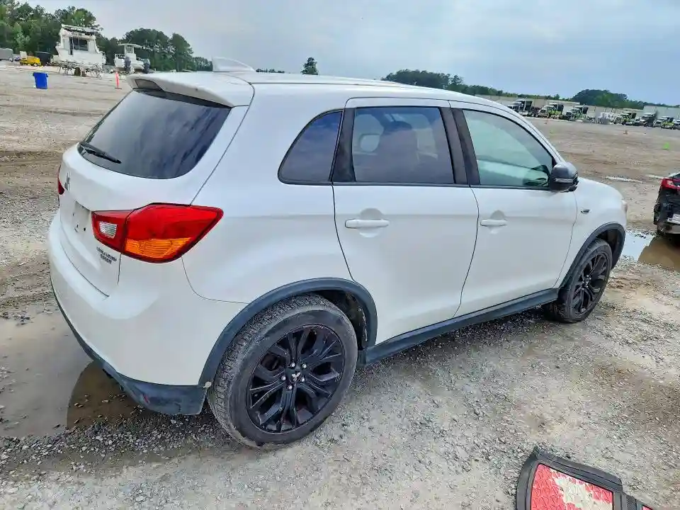JA4AP3AU6HZ053256 2017 MITSUBISHI OUTLANDER-2