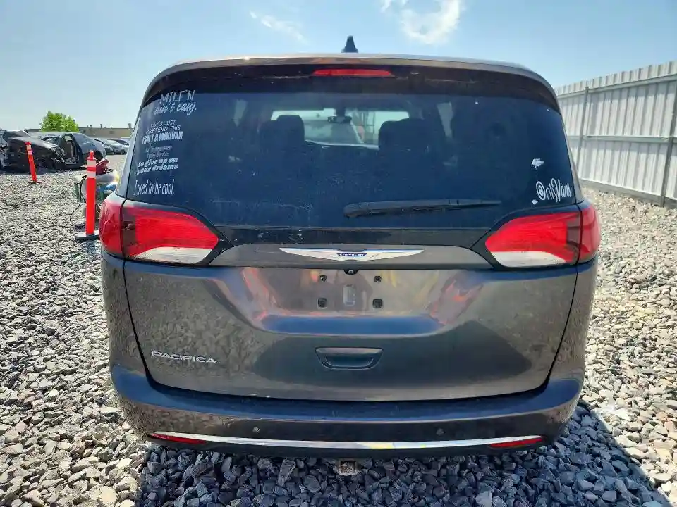 2C4RC1FG7JR174499 2018 CHRYSLER PACIFICA-5