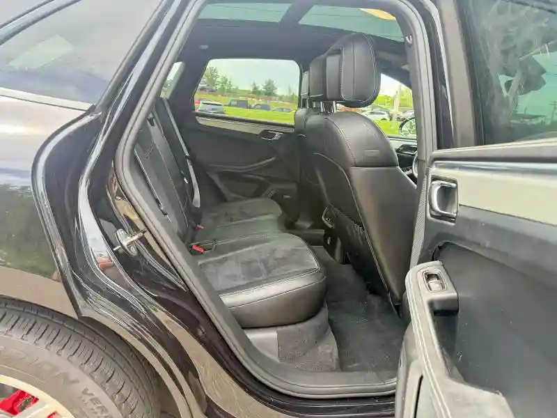 WP1AG2A51HLB56322 2017 PORSCHE MACAN-5